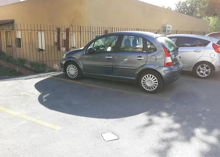 Furci With Balcony-terrace Lejlighed *